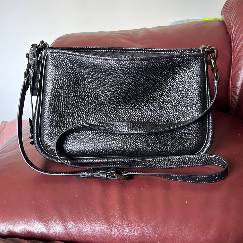 COACH PURSE BLACK WITH GUN METAL HARDWARE